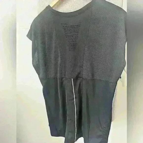 Champion 9 Runners shirt Size  XL w/key pocket - Picture 4 of 6